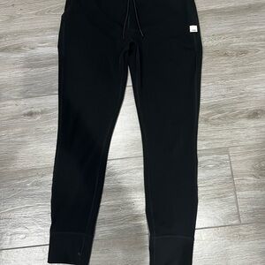 Vuori Woman’s Black Drawstring Leggings